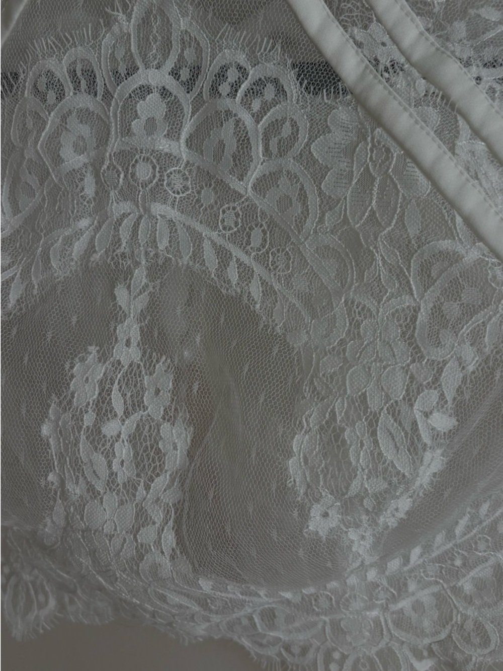 Elegant White Lace Crop Top & Mermaid Skirt Dress - Picture 6 of 8